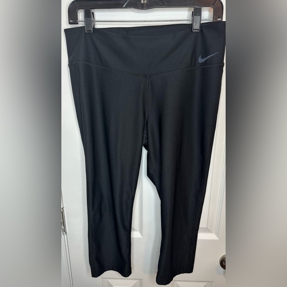Nike Dri-Fit women’s black large 3/4 length capris exercise pants EUC - Picture 8 of 16